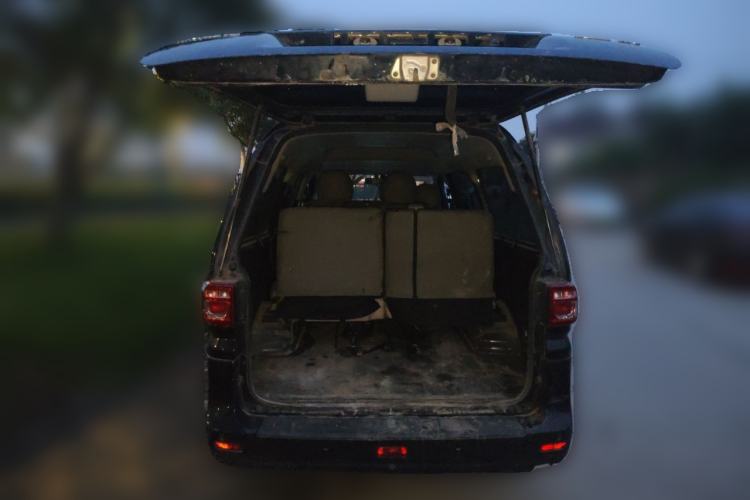 Used FORTHING Lingzhi 2023 M5 1.6L Comfort Edition 7-Seater Trunk