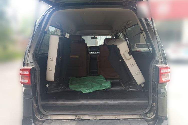 Used FORTHING Lingzhi 2023 M5L 1.6L Base Model 7 Seats Trunk