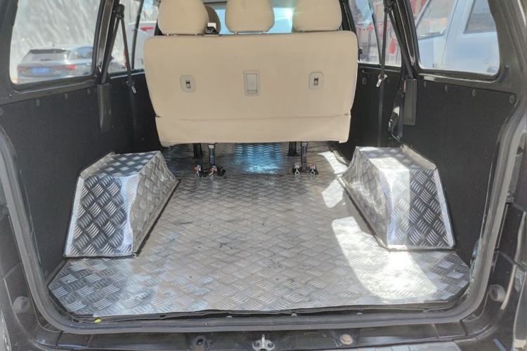 Used FORTHING Lingzhi 2023 M5 1.6L Practical Model 5 Seats Trunk