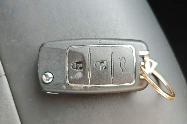 Used FORTHING Lingzhi 2023 M5L 1.6L Comfort 9-Seater Vehicle Key