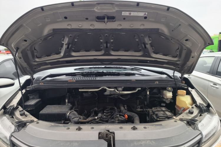 Used FORTHING Lingzhi 2023 M5L 1.6L Comfort Edition 7-Seater Engine Bay
