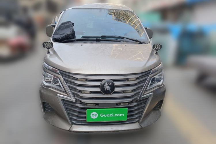 Used FORTHING Lingzhi 2023 M5L 1.6L Base Model 7 Seats Front