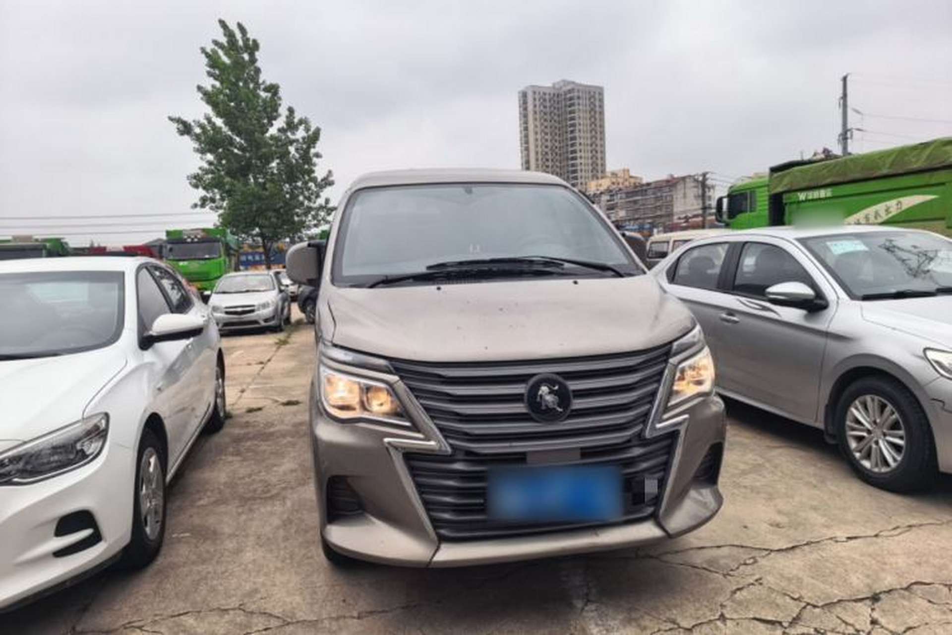 Used FORTHING Lingzhi 2023 M5L 1.6L Comfort Edition 7-Seater Front