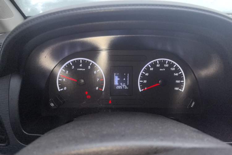 Used FORTHING Lingzhi 2023 M5L 1.6L Base Model 7 Seats Instrument Cluster