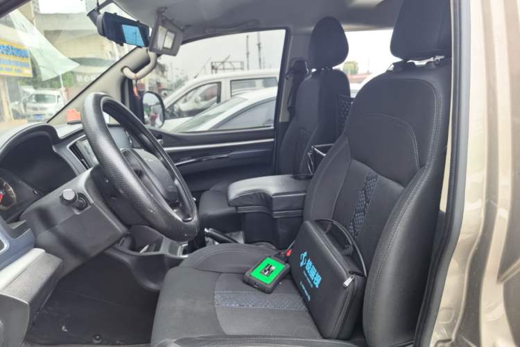 Used FORTHING Lingzhi 2023 M5L 1.6L Comfort Edition 7-Seater Left Front Seat