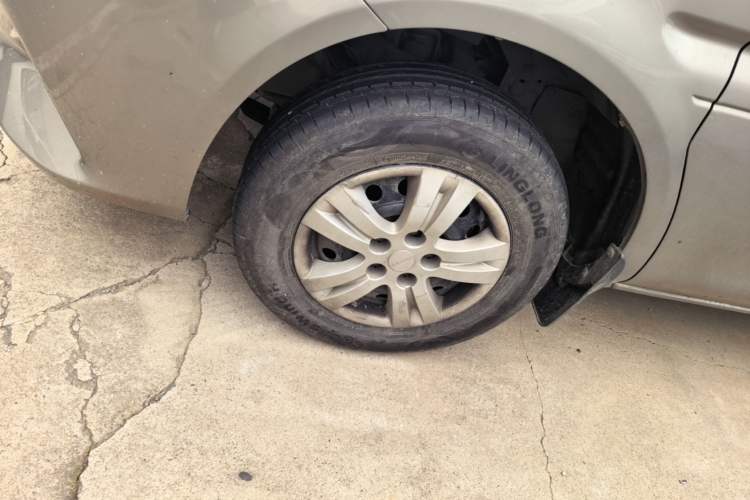 Used FORTHING Lingzhi 2023 M5L 1.6L Comfort Edition 7-Seater Left Front Wheel Hub