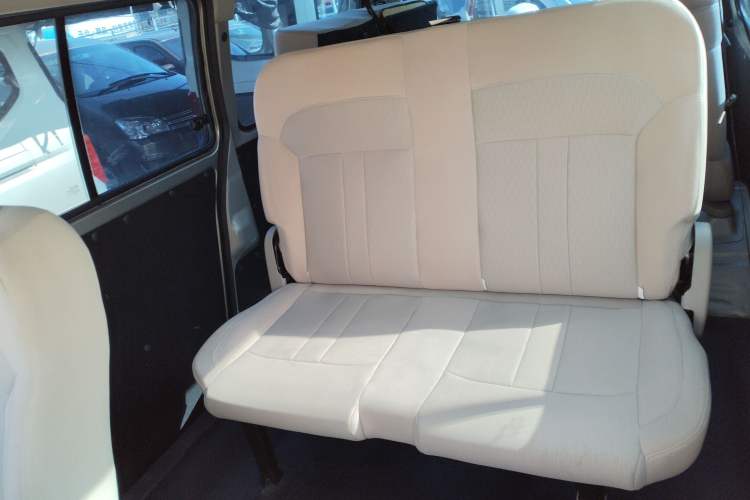 Used FORTHING Lingzhi 2023 M5L 1.6L Base Model 7 Seats Left Rear Seat