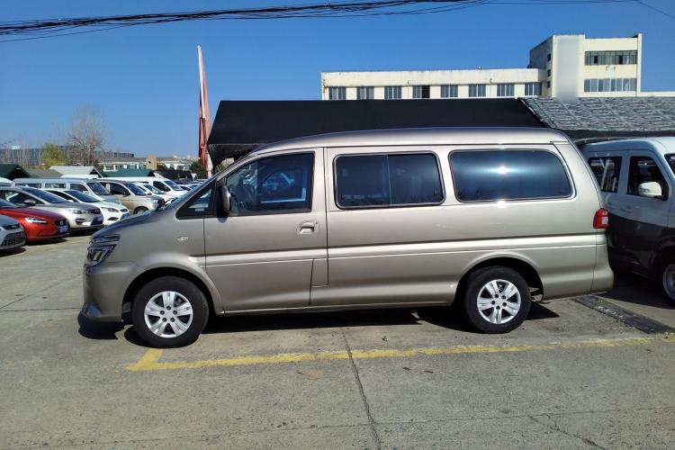 Used FORTHING Lingzhi 2023 M5L 1.6L Base Model 7 Seats Left Side