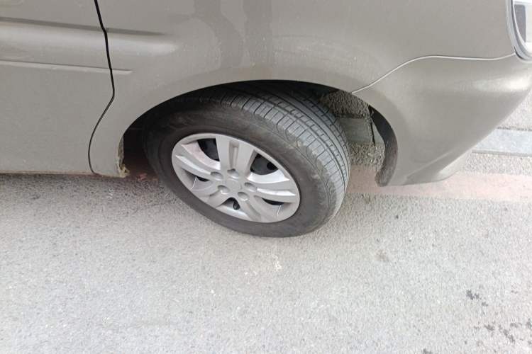 Used FORTHING Lingzhi 2023 M5L 1.6L Base Model 7 Seats Right Front Wheel Hub