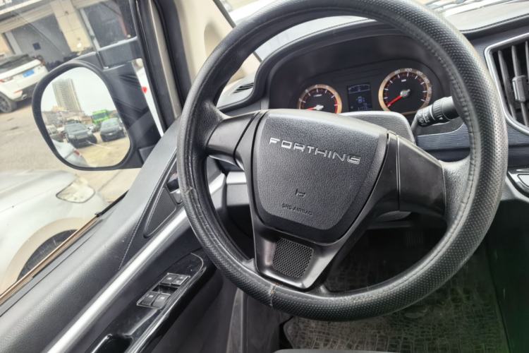 Used FORTHING Lingzhi 2023 M5L 1.6L Comfort Edition 7-Seater Steering Wheel