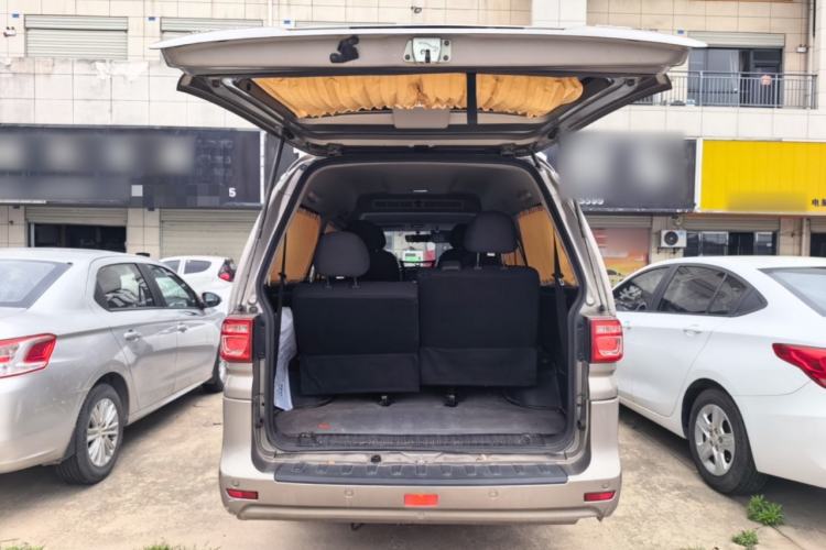 Used FORTHING Lingzhi 2023 M5L 1.6L Comfort Edition 7-Seater Trunk