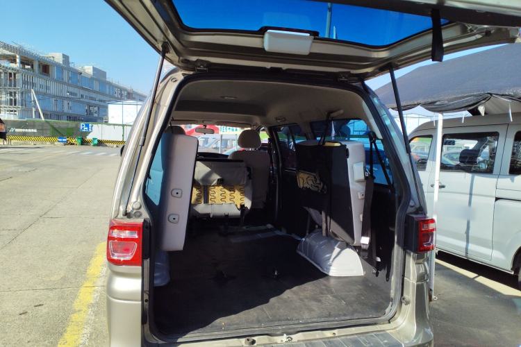 Used FORTHING Lingzhi 2023 M5L 1.6L Base Model 7 Seats Trunk