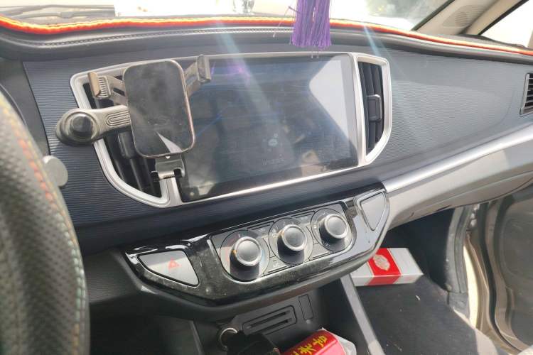 Used FORTHING Lingzhi 2023 V3 1.6L Base Model 2 Seats Audio And AC Panel