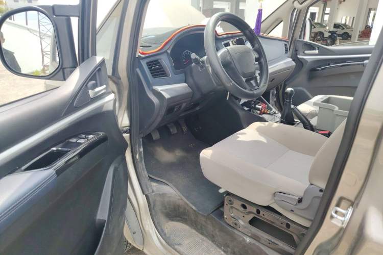 Used FORTHING Lingzhi 2023 V3 1.6L Base Model 2 Seats Driver Seat