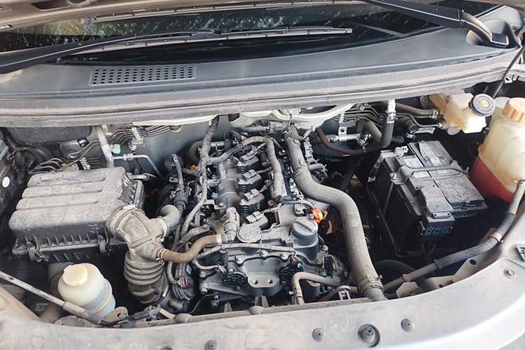 Used FORTHING Lingzhi 2023 M5L 1.6L Comfort 9-Seater Engine Bay
