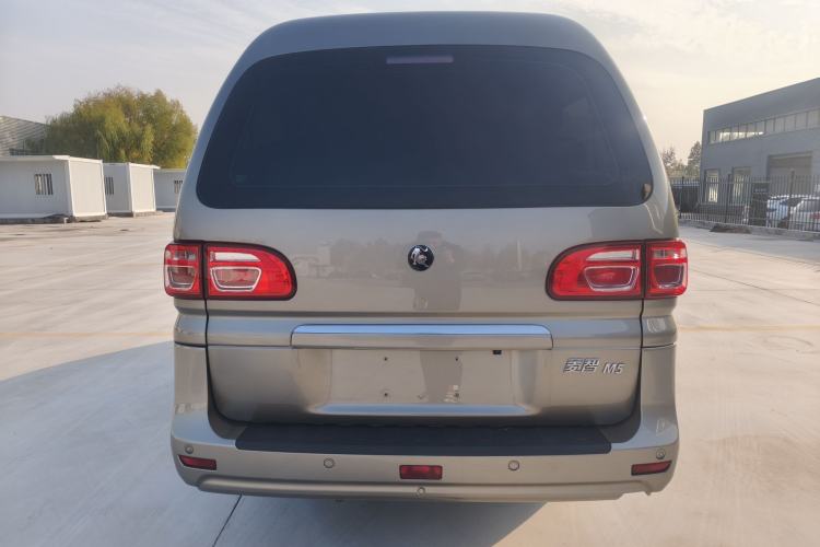 Used FORTHING Lingzhi 2023 M5L 1.6L Comfort 9-Seater Exterior 5