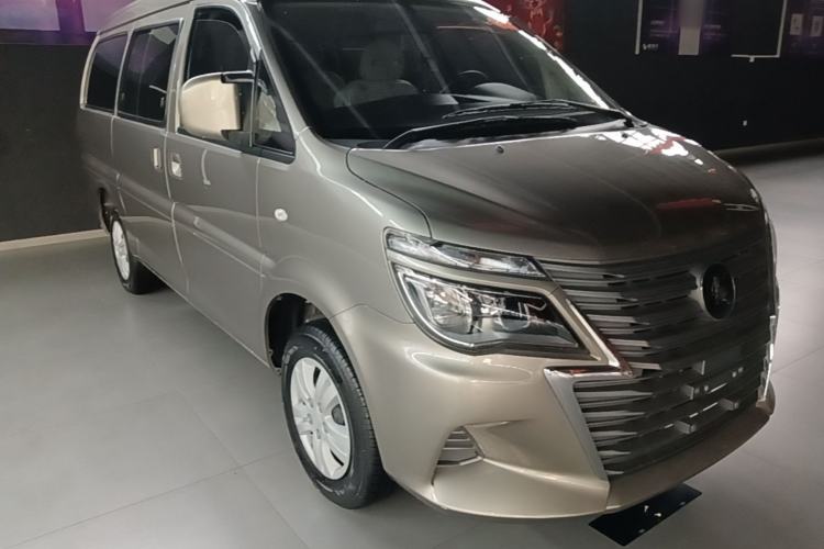 Used FORTHING Lingzhi 2023 M5L 1.6L Base Model 7 Seats Front Right 45 Deg