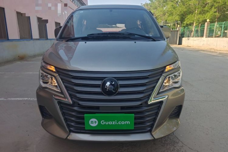 Used FORTHING Lingzhi 2023 M5 1.6L Practical Model 5 Seats Front