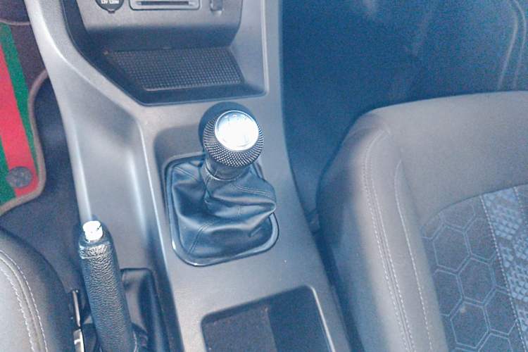 Used FORTHING Lingzhi 2023 M5L 1.6L Comfort 9-Seater Gear Lever