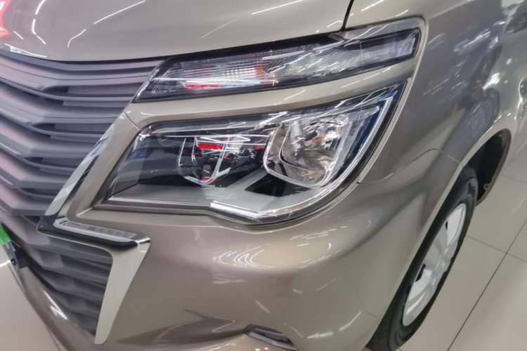 Used FORTHING Lingzhi 2023 M5L 1.6L Base Model 7 Seats Left Front Headlight