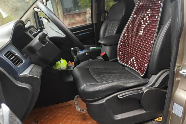 Used FORTHING Lingzhi 2023 M5L 1.6L Luxury 7-Seater Left Front Seat