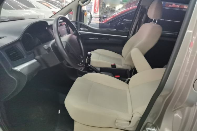 Used FORTHING Lingzhi 2023 M5L 1.6L Base Model 7 Seats Left Front Seat