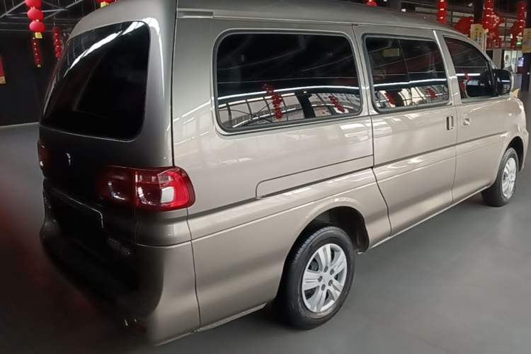 Used FORTHING Lingzhi 2023 M5L 1.6L Base Model 7 Seats Rear Right 45 Deg