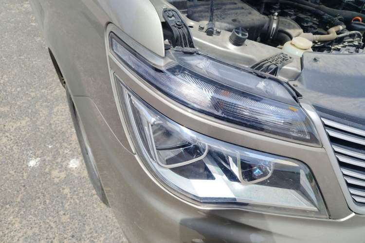 Used FORTHING Lingzhi 2023 V3 1.6L Base Model 2 Seats Right Front Headlight