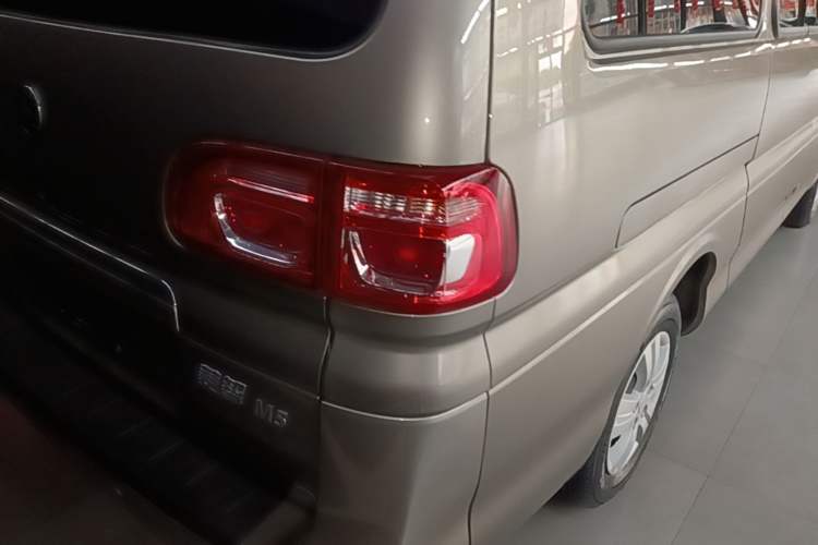 Used FORTHING Lingzhi 2023 M5L 1.6L Base Model 7 Seats Right Rear Taillight