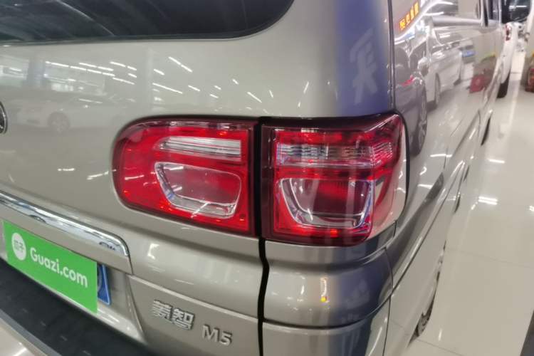 Used FORTHING Lingzhi 2023 M5L 1.6L Base Model 7 Seats Right Rear Taillight