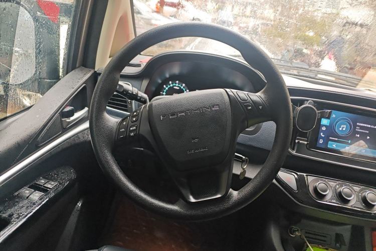 Used FORTHING Lingzhi 2023 M5L 1.6L Luxury 7-Seater Steering Wheel