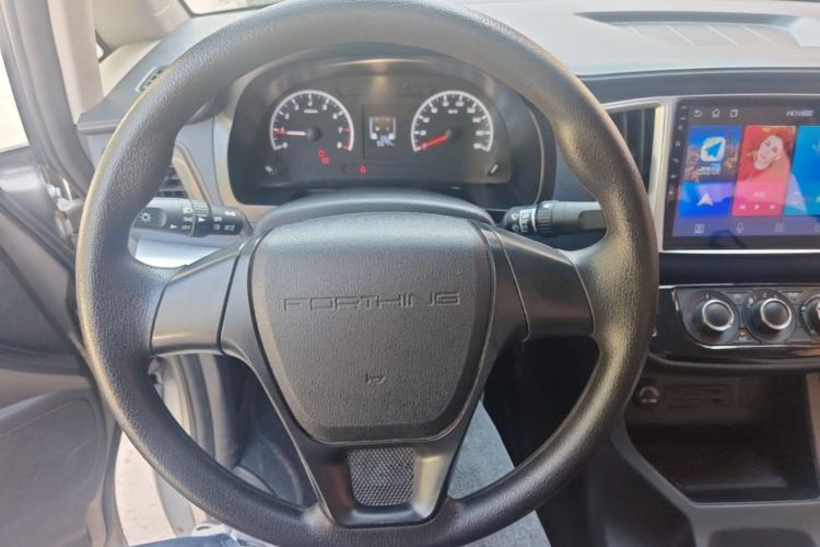 Used FORTHING Lingzhi 2023 M5 1.6L Practical Model 5 Seats Steering Wheel