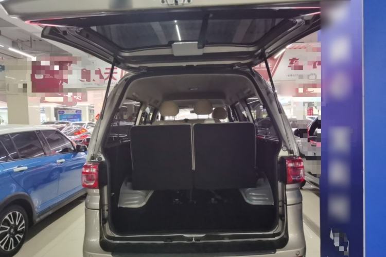 Used FORTHING Lingzhi 2023 M5L 1.6L Base Model 7 Seats Trunk