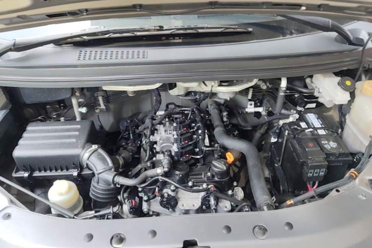 Used FORTHING Lingzhi 2023 M5L 1.6L Base Model 7 Seats Engine Bay
