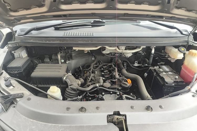 Used FORTHING Lingzhi 2023 M5L 1.6L Base Model 7 Seats Engine Bay