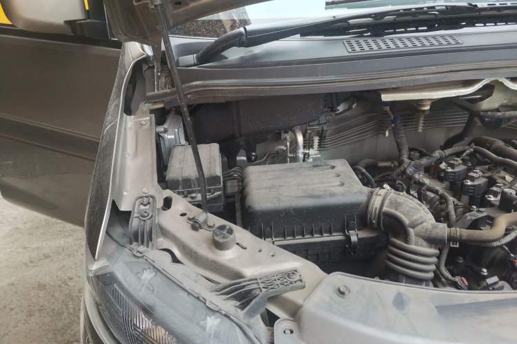 Used FORTHING Lingzhi 2023 M5L 1.6L Comfort Edition 7-Seater Engine Bay Right