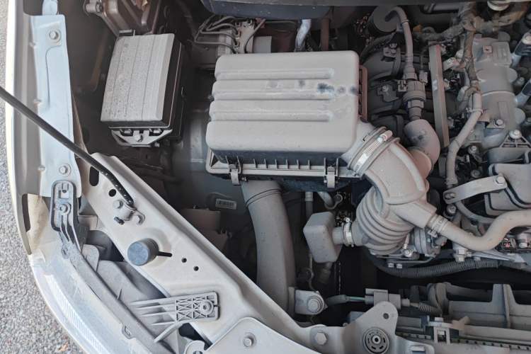 Used FORTHING Lingzhi 2023 M5L 1.6L Base Model 7 Seats Engine Bay Right