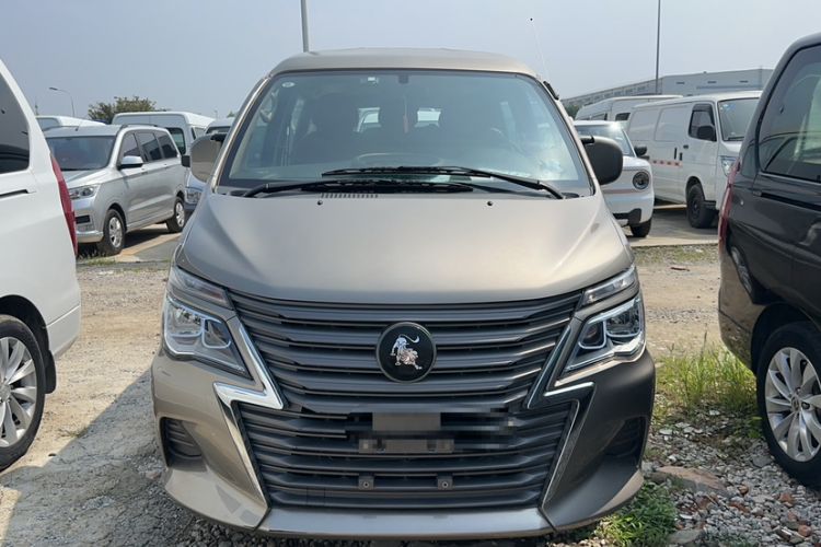 Used FORTHING Lingzhi 2023 M5L 1.6L Comfort 9-Seater Exterior 1