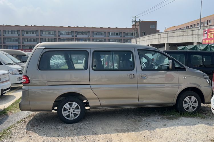 Used FORTHING Lingzhi 2023 M5L 1.6L Comfort 9-Seater Exterior 2