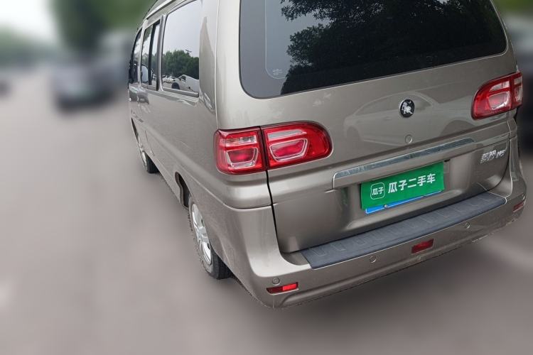 Used FORTHING Lingzhi 2023 M5L 1.6L Comfort 9-Seater Exterior 3