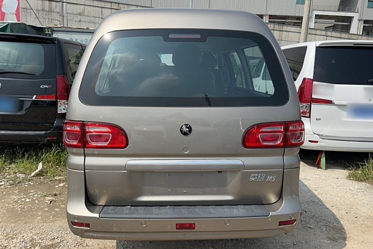 Used FORTHING Lingzhi 2023 M5L 1.6L Comfort 9-Seater Exterior 4
