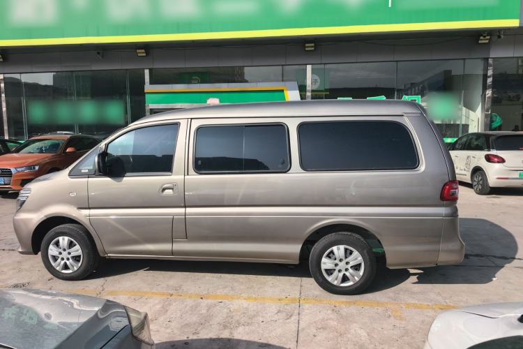 Used FORTHING Lingzhi 2023 M5L 1.6L Comfort 9-Seater Exterior 5