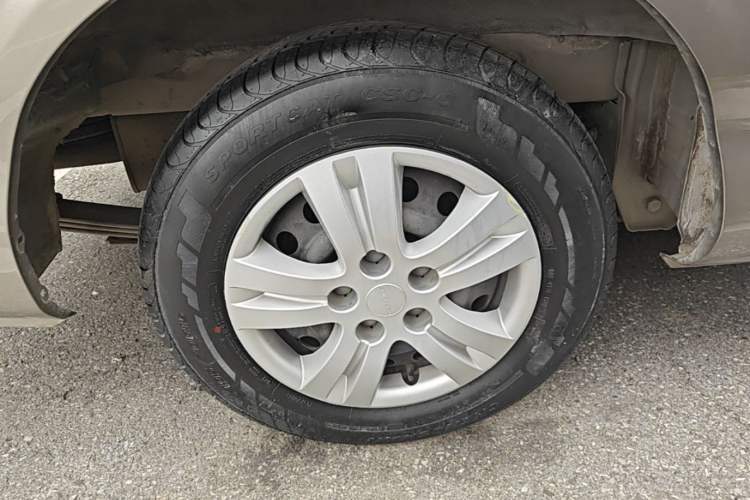 Used FORTHING Lingzhi 2023 M5L 1.6L Comfort Edition 7-Seater Exterior 5