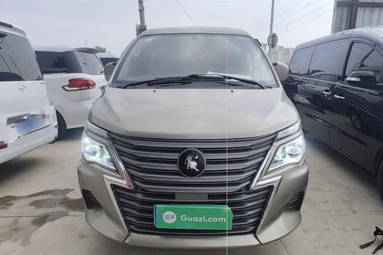 Used FORTHING Lingzhi 2023 M5L 1.6L Base Model 7 Seats Front