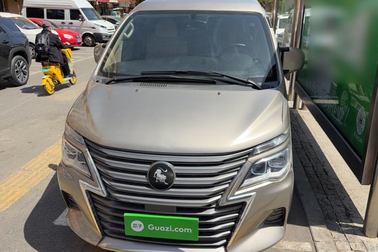 Used FORTHING Lingzhi 2023 M5L 1.6L Base Model 7 Seats Front