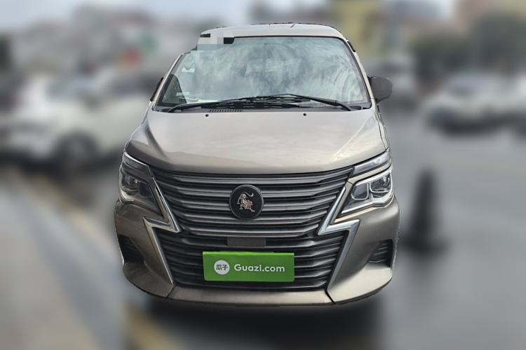 Used FORTHING Lingzhi 2023 M5L 1.6L Base Model 7 Seats Front