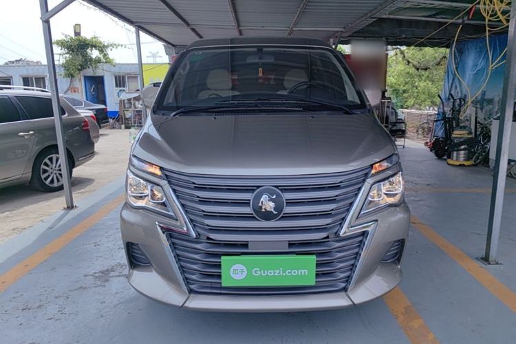 Used FORTHING Lingzhi 2023 M5L 1.6L Base Model 7 Seats Front