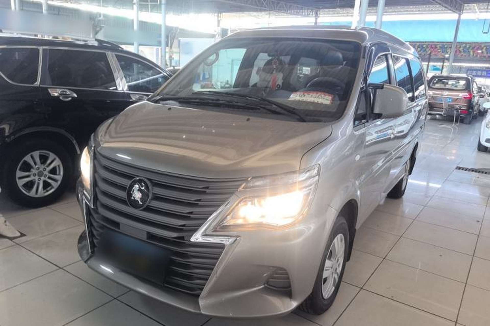 Used FORTHING Lingzhi 2023 M5L 1.6L Base Model 7 Seats Front Left 45 Deg
