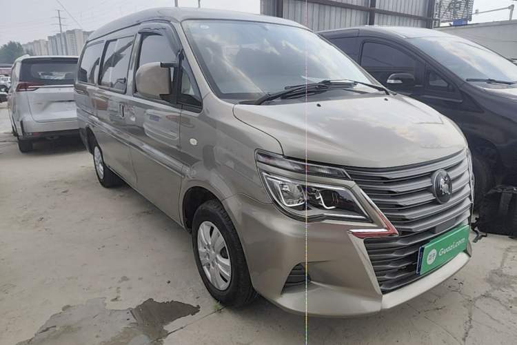 Used FORTHING Lingzhi 2023 M5L 1.6L Base Model 7 Seats Front Right 45 Deg