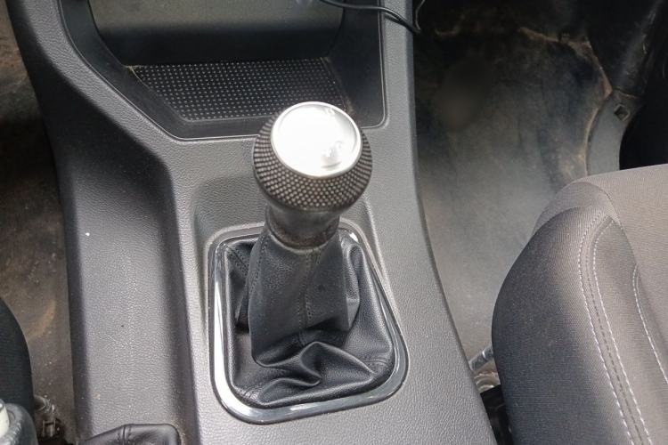 Used FORTHING Lingzhi 2023 M5L 1.6L Comfort 9-Seater Gear Lever